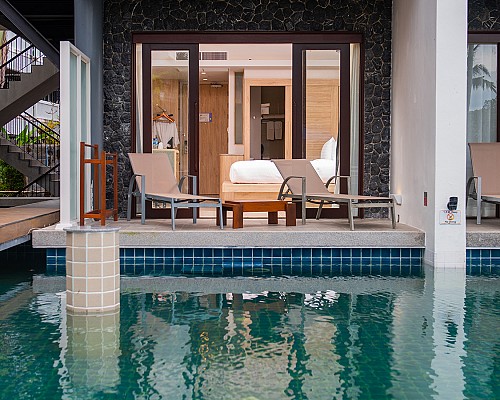 Deluxe Pool Access Rooms