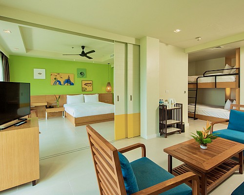 Kids' Suite with Pool View