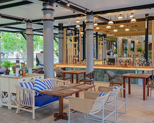 Wave Restaurant & Bar
